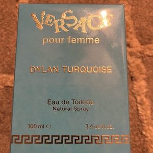 Women perfume , brand Versace pour femme ! 3.4oz